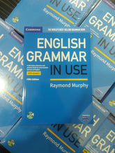 Load image into Gallery viewer, English Grammar in Use By Raymond Murphy Fifth Edition